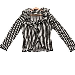 Houndstooth L knit cardigan by Current with large buttons and wide collar